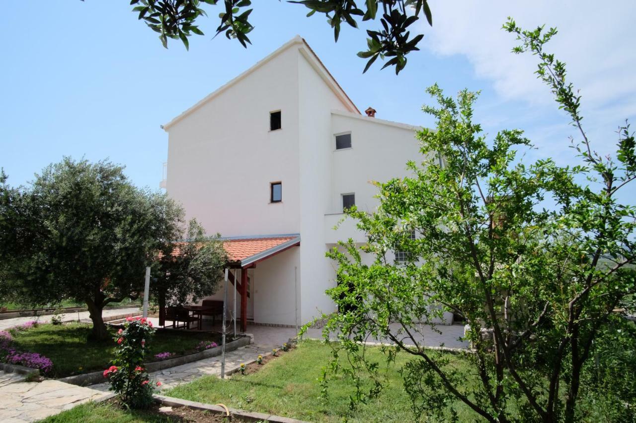 Apartmani Viktorija Vrana  Екстер'єр фото