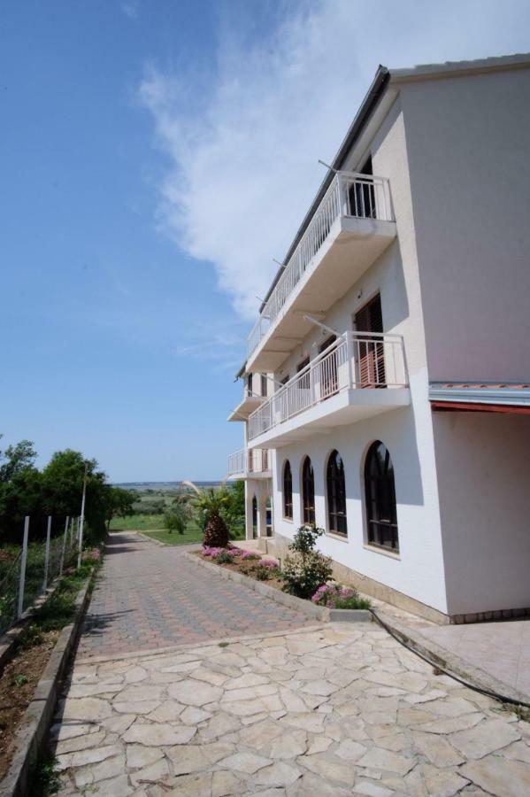 Apartmani Viktorija Vrana  Екстер'єр фото