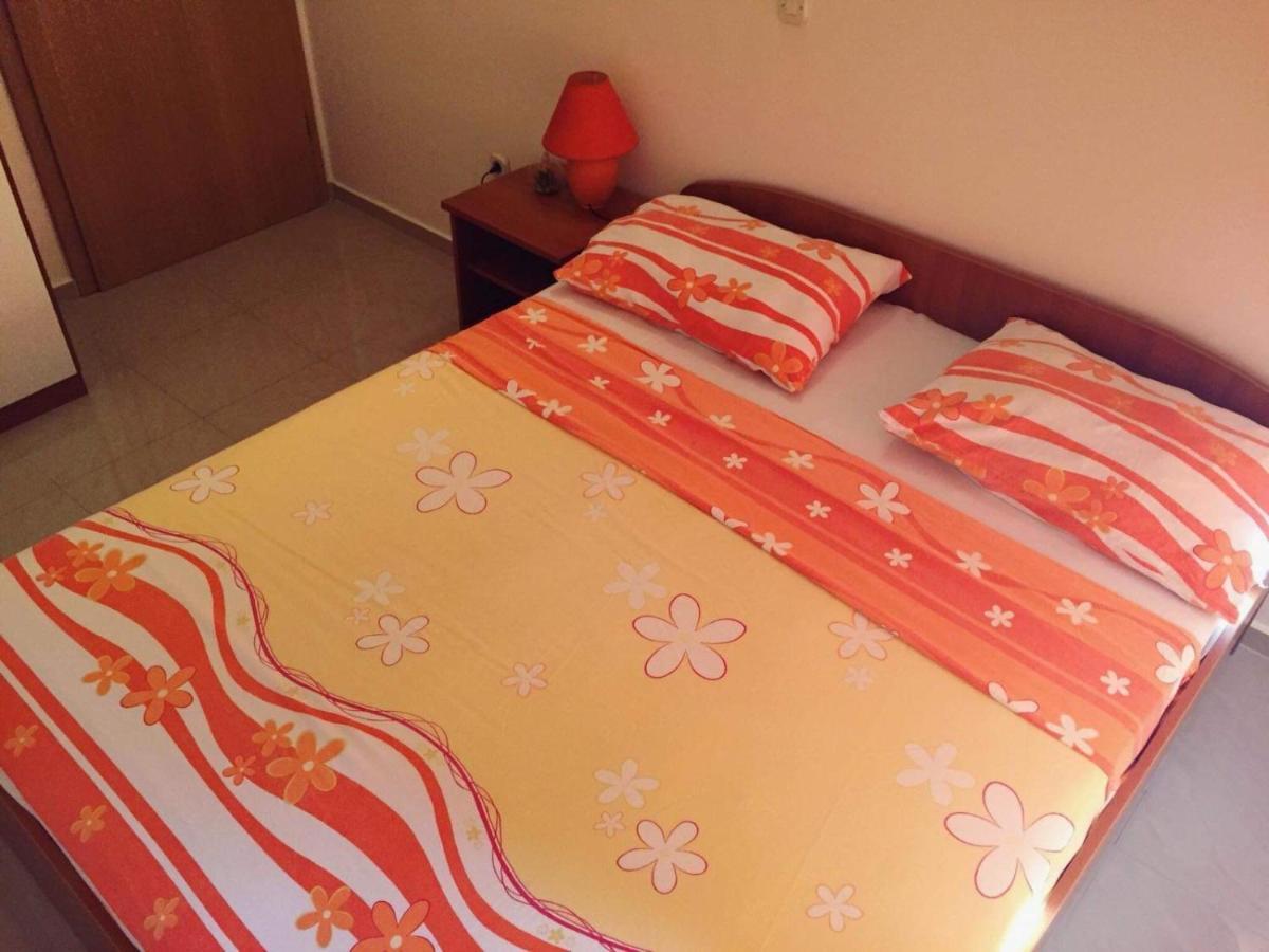 Apartmani Viktorija Vrana  Екстер'єр фото