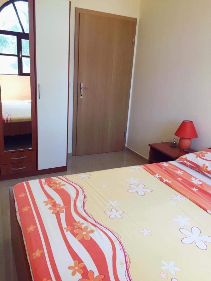 Apartmani Viktorija Vrana  Екстер'єр фото
